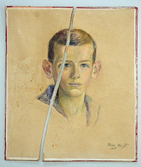 Portrait in verschiedenen Techniken mit durchgehendem Riss und Flecken